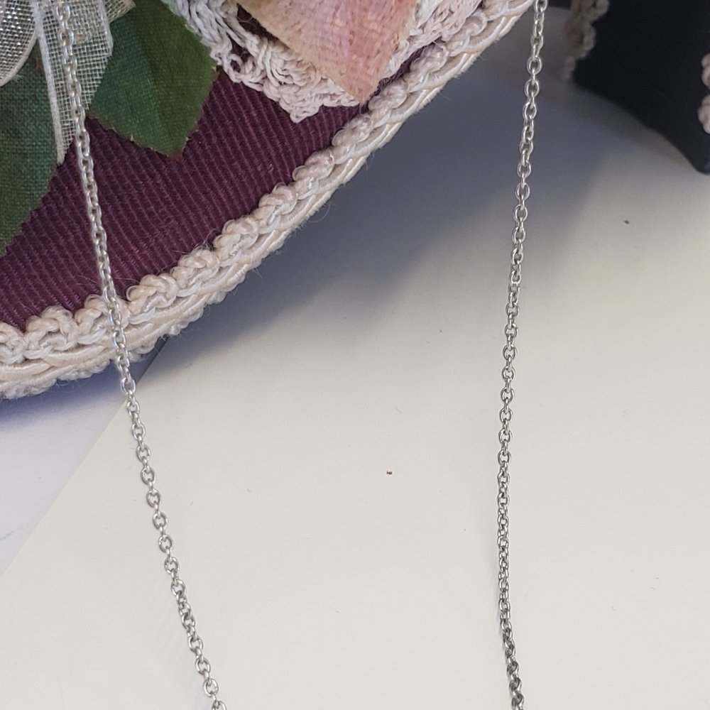 Beautiful Pink Crystal Ribbon Necklace - Picture 2 of 7